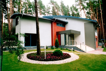 Vieno buto gyvenamasis namas, Rulikiškių g., Vilnius (individualus
          projektas 2001m.)
